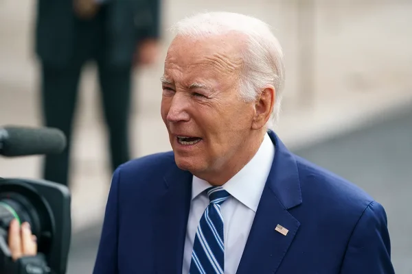 Biden critică aspru remarci „absurde” și „inacceptabile” ale lui Trump privind NATO