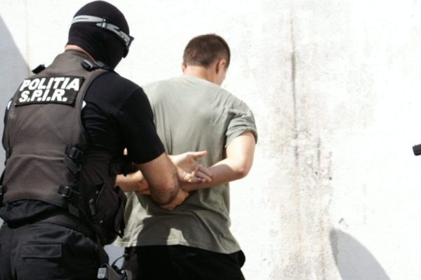 Scandal de corupție la Poliția Murgeni: patru persoane reținute, dintre care doi agenți de poliție