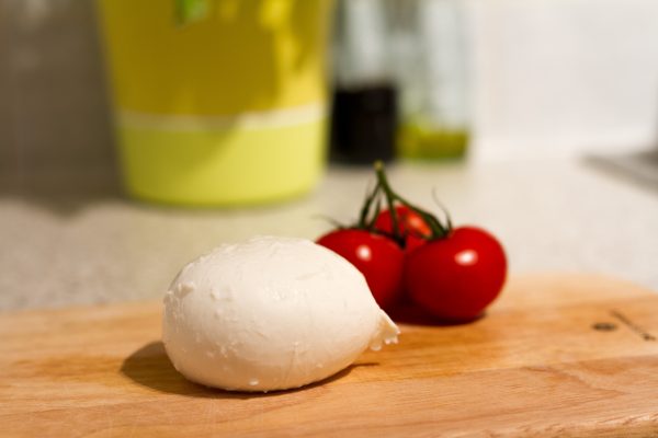 Ce este burrata și cum se deosebește de mozzarella